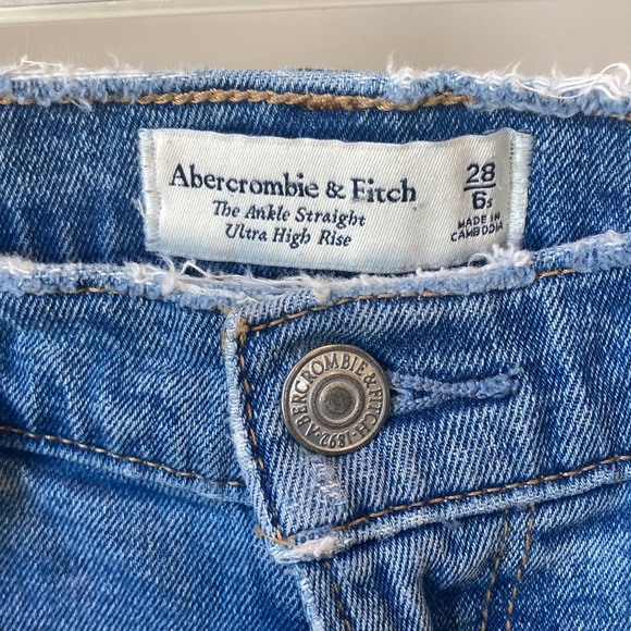 Abercrombie Ankle Straight Ultra High Rise denim 28s - Picture 2 of 4